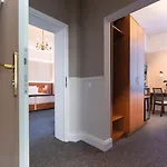 Kleiner Riesen فندق 3*